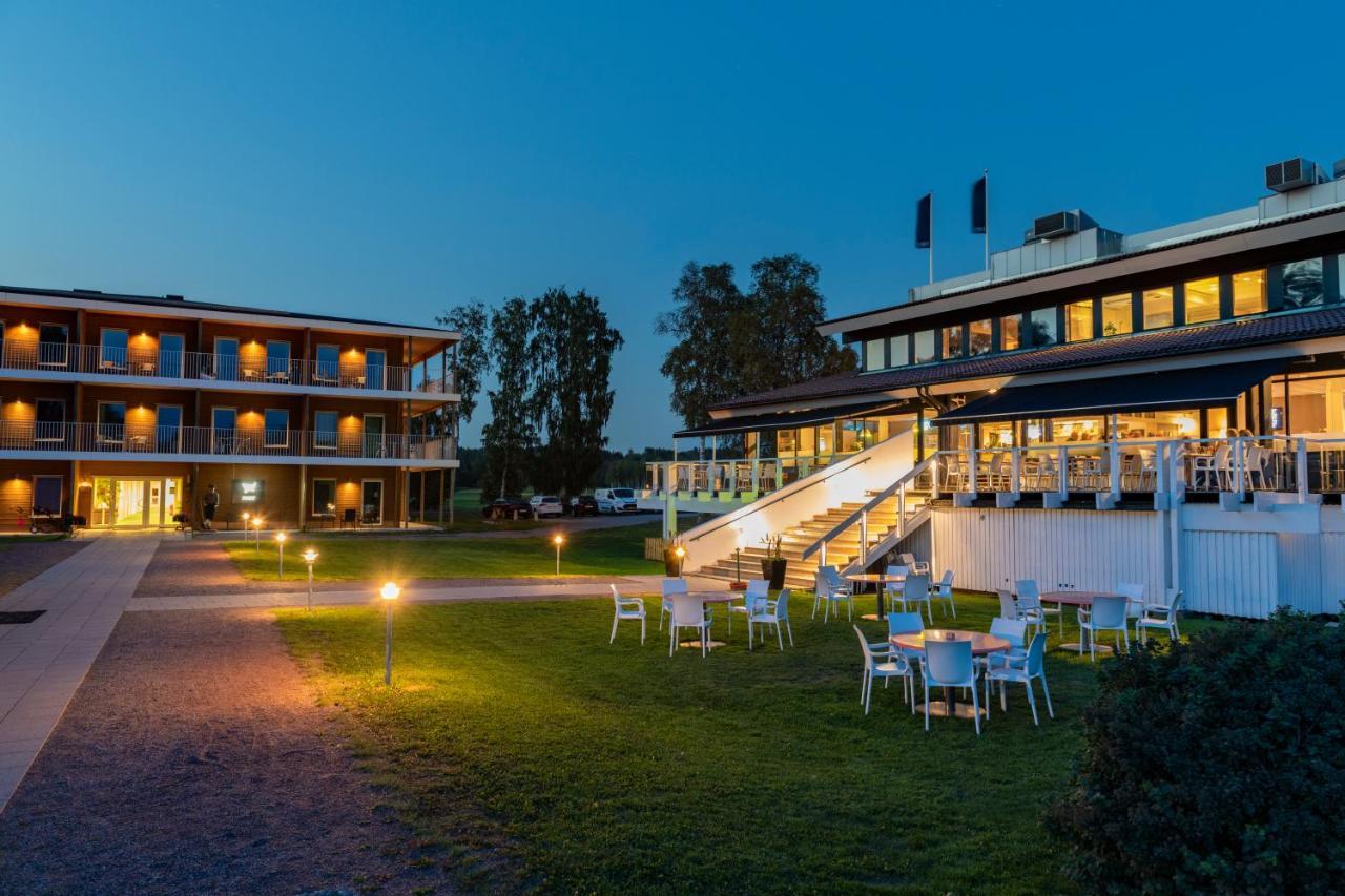 First Hotel Lindoe Park Vallentuna Zewnętrze zdjęcie