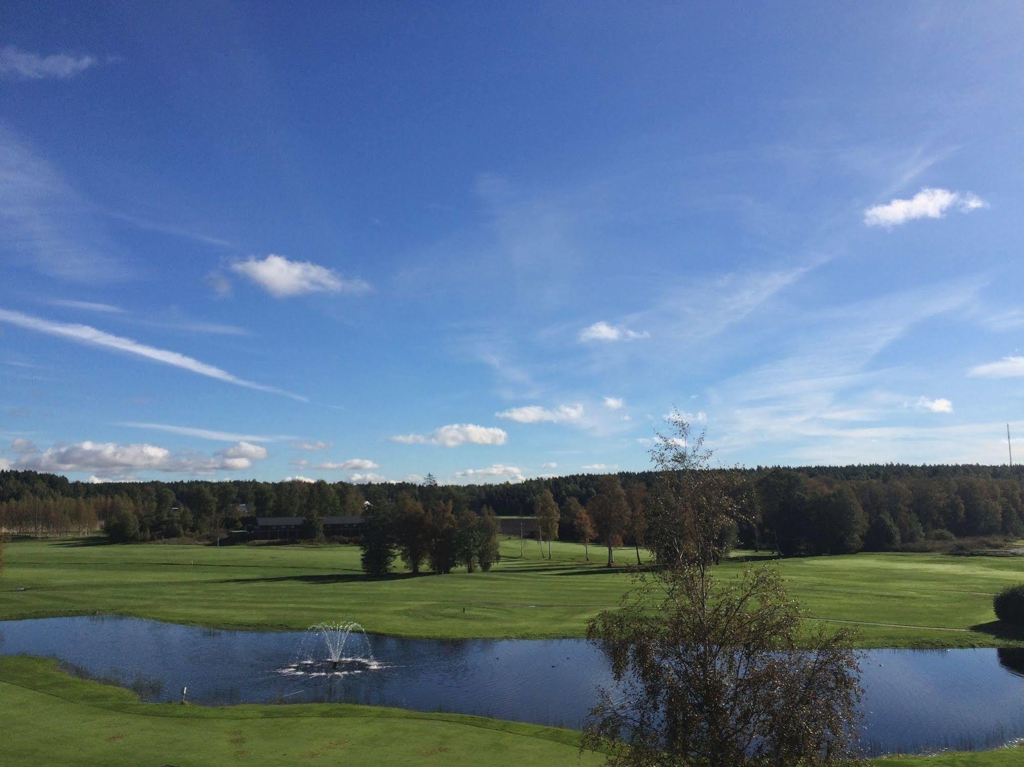 First Hotel Lindoe Park Vallentuna Zewnętrze zdjęcie