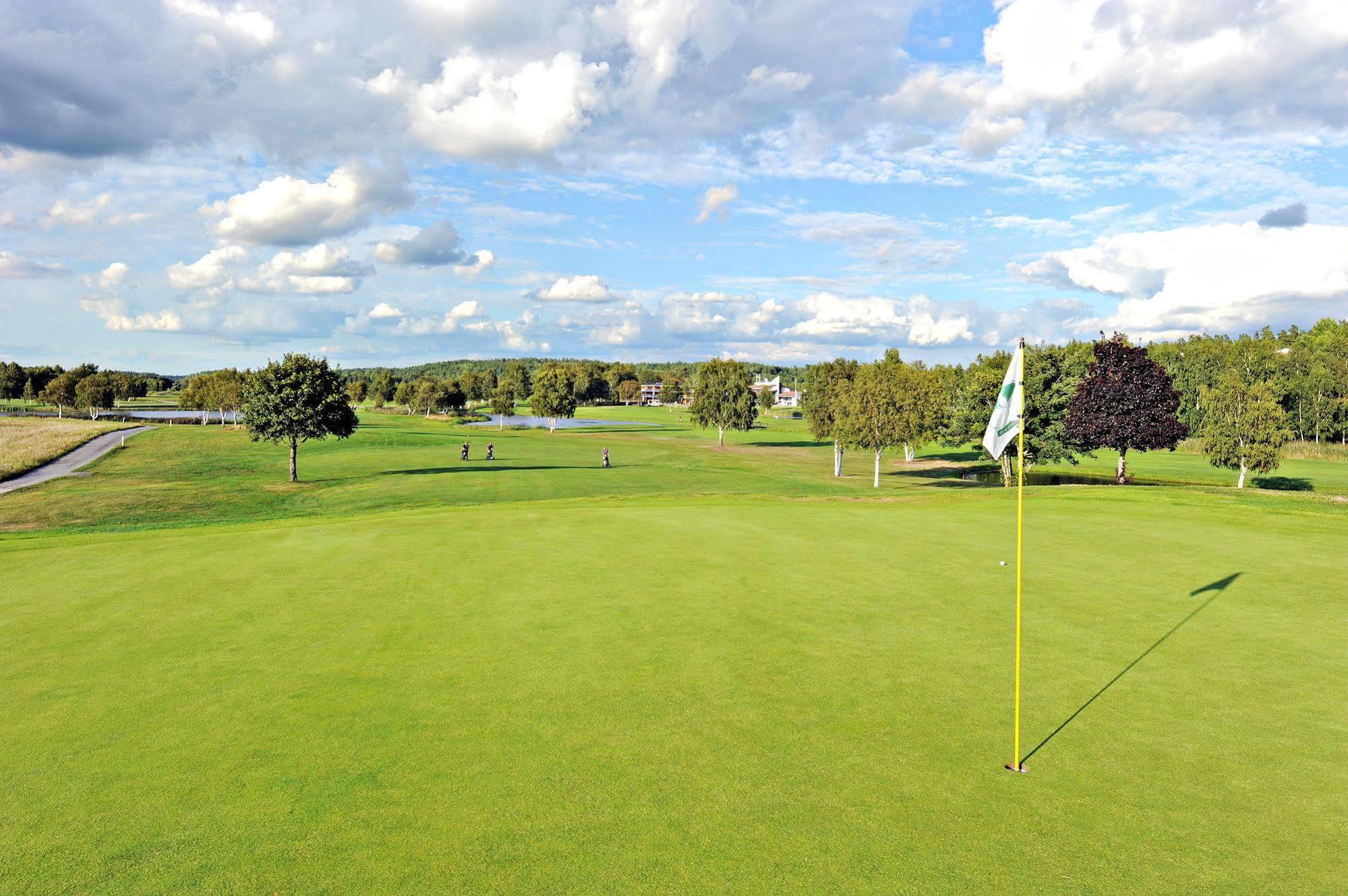 First Hotel Lindoe Park Vallentuna Zewnętrze zdjęcie